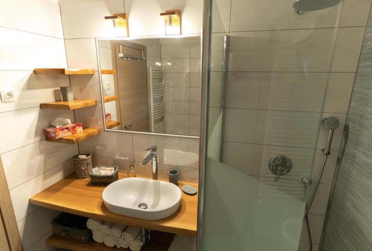 Apartment And Rooms Hisa Sonca Кобарид Экстерьер фото
