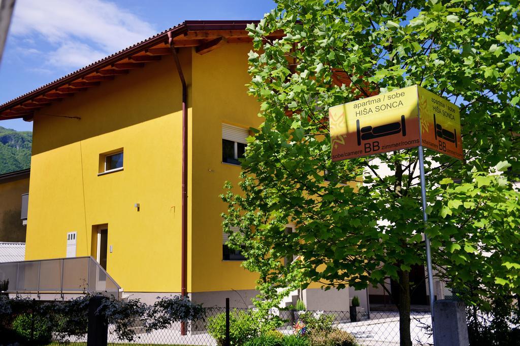 Apartment And Rooms Hisa Sonca Кобарид Номер фото