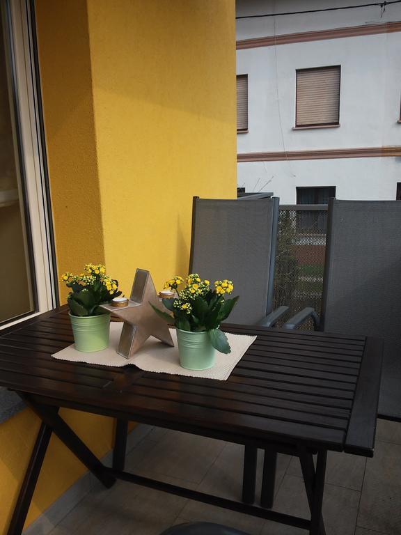 Apartment And Rooms Hisa Sonca Кобарид Номер фото